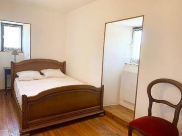Gîte pour 4 personnes, avec vue et terrasse, animaux acceptés à Aujac