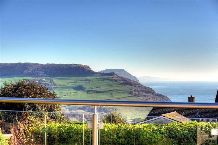 Holiday house for 6 people, with Terrace and Garden in Charmouth