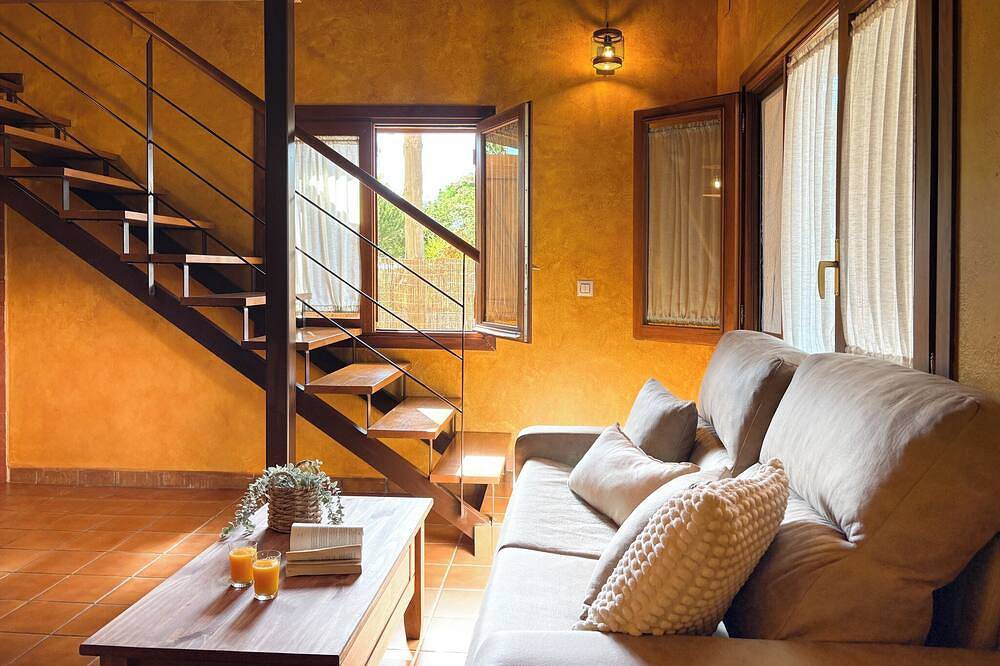 Entire apartment, At Casa El Lago - Apartment for 4 to 6 people in a unique setting in Guijo de Coria, Cáceres Region