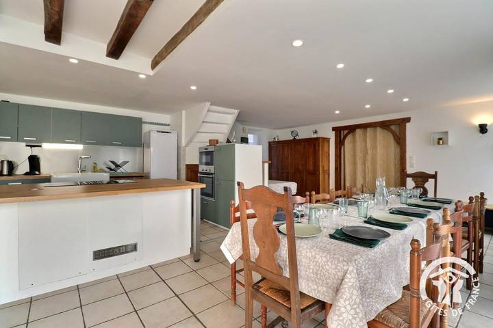 Gîte pour 12 personnes, avec terrasse et jardin, animaux acceptés à Mellé (Brittany) - 4