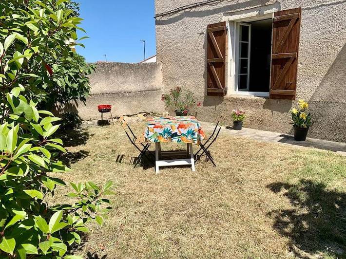 Gîte pour 2 personnes, avec jardin et terrasse, animaux acceptés à Pradines - 4