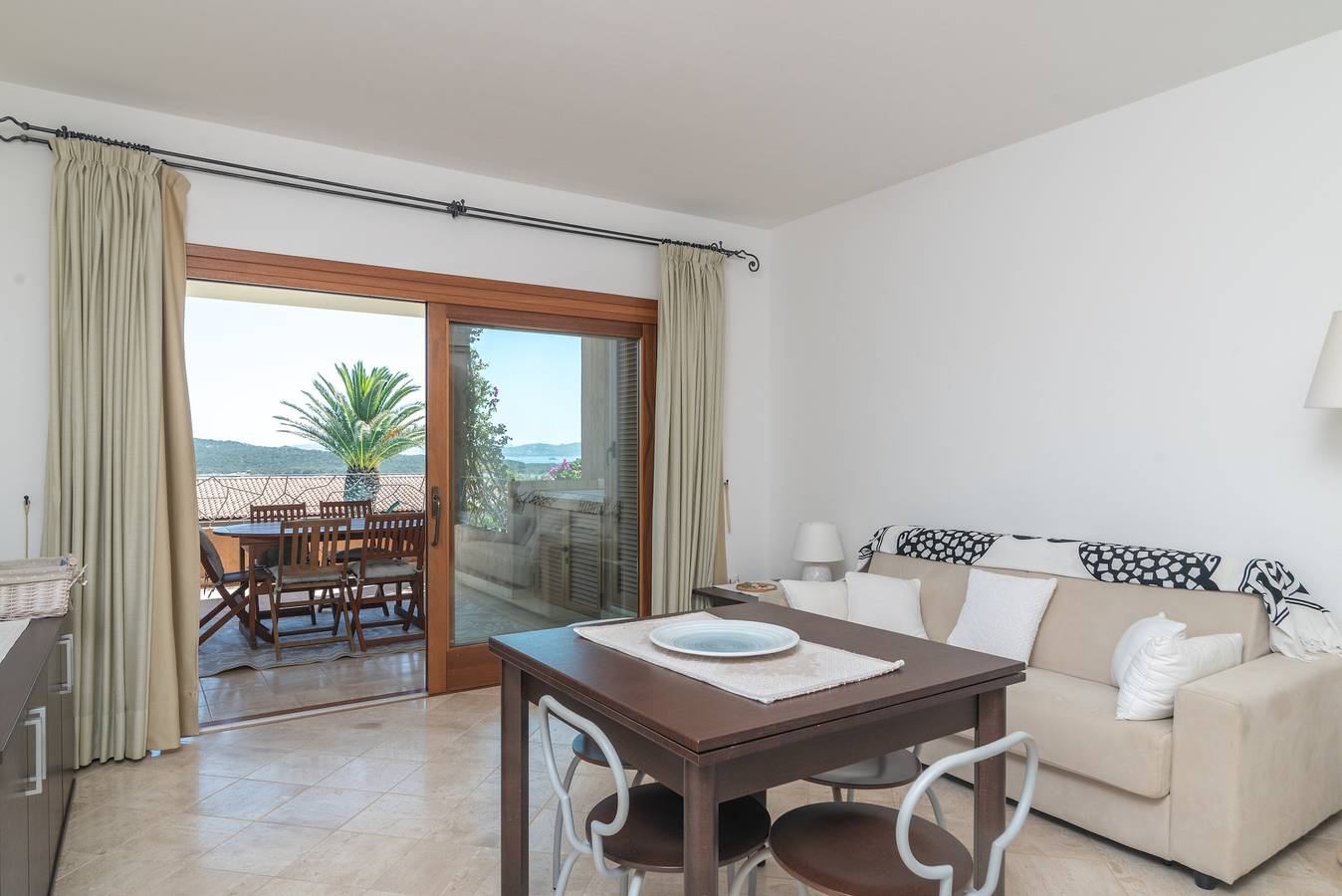 Ganze Wohnung, Ferienwohnung 'Il Fiordo 16' mit Meerblick, Gemeinschaftspool und Klimaanlage in Santa Teresa Gallura (Gemeinde), Gallura