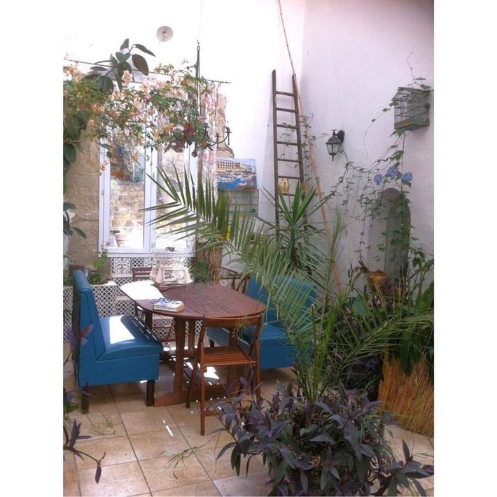 Location de vacances pour 14 personnes, avec terrasse à Argeliers