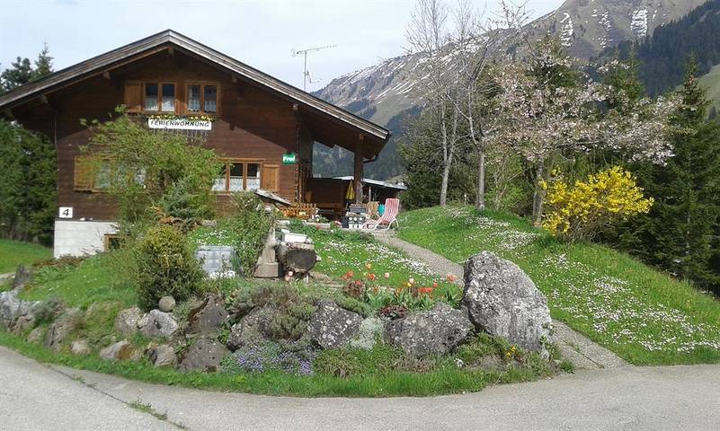 Gîte pour 4 personnes, avec terrasse et jardin, adapté aux familles à Riezlern - 3
