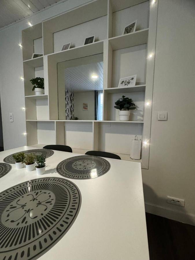 Appartement entier, One-Bedroom Apartment in Villemomble, Seine-Saint-Denis