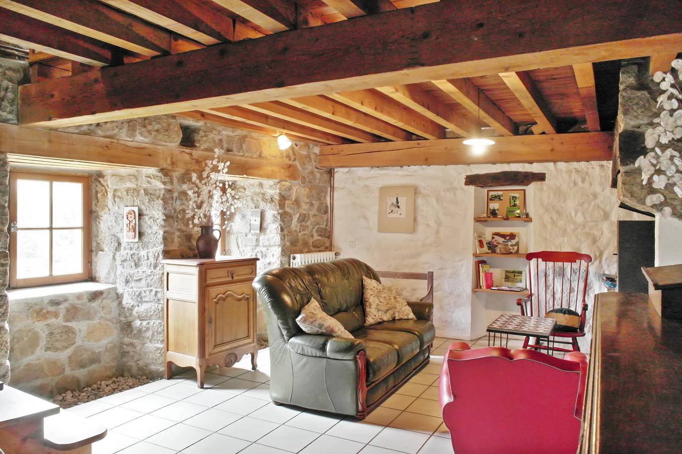 Casa encantadora en Saint-Basile con jardín y chimenea in Saint-Basile, Parc naturel régional des Monts d'Ardèche
