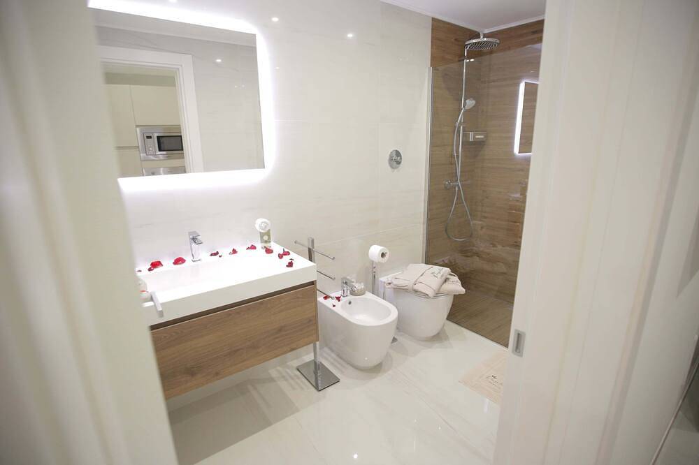 Suite di lusso con piscina riscaldata e idromassaggio in Squinzano, Lecce Province