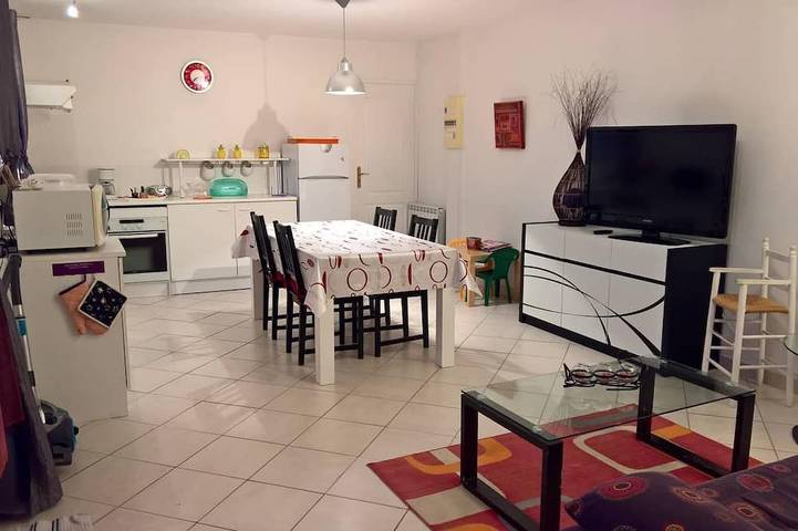 Gîte pour 5 personnes, avec terrasse et jardin à Sorrus