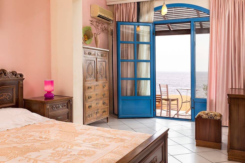 Aegean Seafront Villa in Regionalbezirk Ostattika