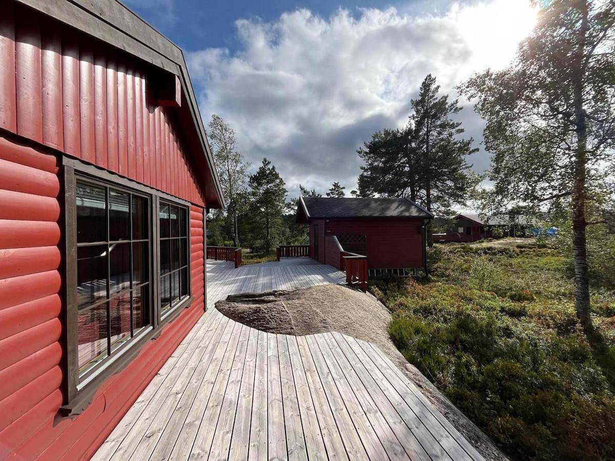 Ruime all-Season toplocatie met magisch uitzicht in Evje og Hornnes
