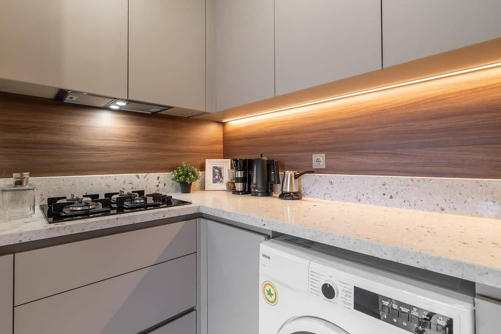 Ganze Wohnung, Central Studio w Balcony 10 min to Lara Beach in Antalya, Provinz Antalya