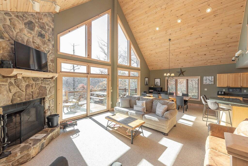 Sweetwater Ridge - Lake Access Home mit Feuerstelle und Whirlpool in Deep Creek Lake