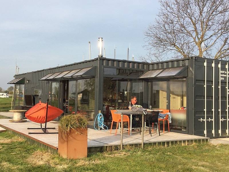 Vakantiefriesland — Einzigartiges Ferienhaus Warns mit eigener Terrasse in Ijsselmeer