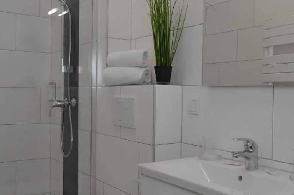 Ganze Wohnung, Gästehaus am Bachlauf - Losheim am See Fewo 49m² /1-2 Pers Garten & Teichblick in Losheim am See, Saar-Nahe-Bergland