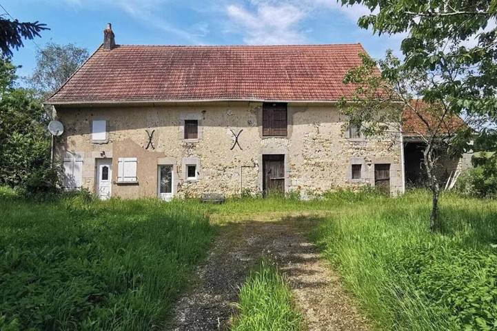Gîte pour 6 personnes, avec jardin, animaux acceptés à Alligny-Cosne