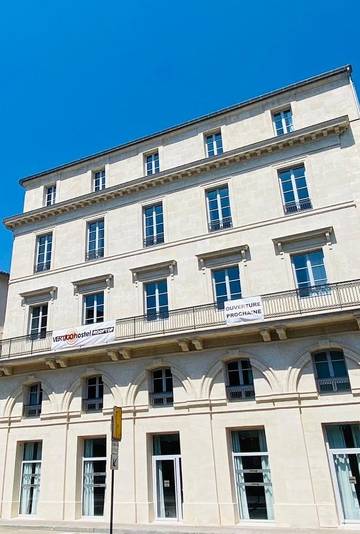 Auberge pour 6 personnes, avec terrasse dans Gare De Nimes