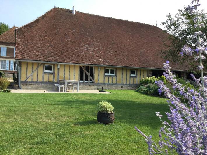 Gîte pour 6 personnes, avec terrasse et jardin