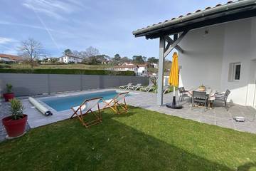 Gîte pour 6 personnes, avec terrasse et jardin à Bassussarry