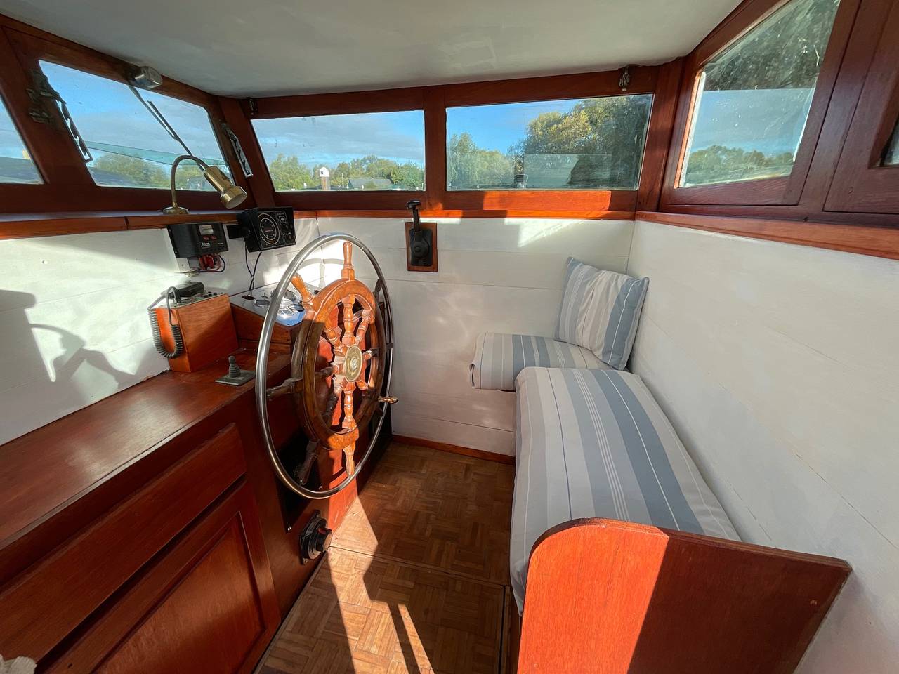 Riverside Boat Stay Perfect for Mini Breaks in Eye and Dunsden, North Wessex Downs