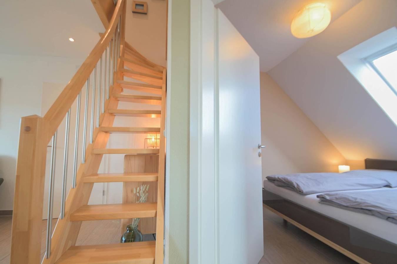 Ganze Wohnung, Modernes familienfreundliches Ferienhaus in Norddeich mit Balkon in Norddeich, Norden und Umgebung