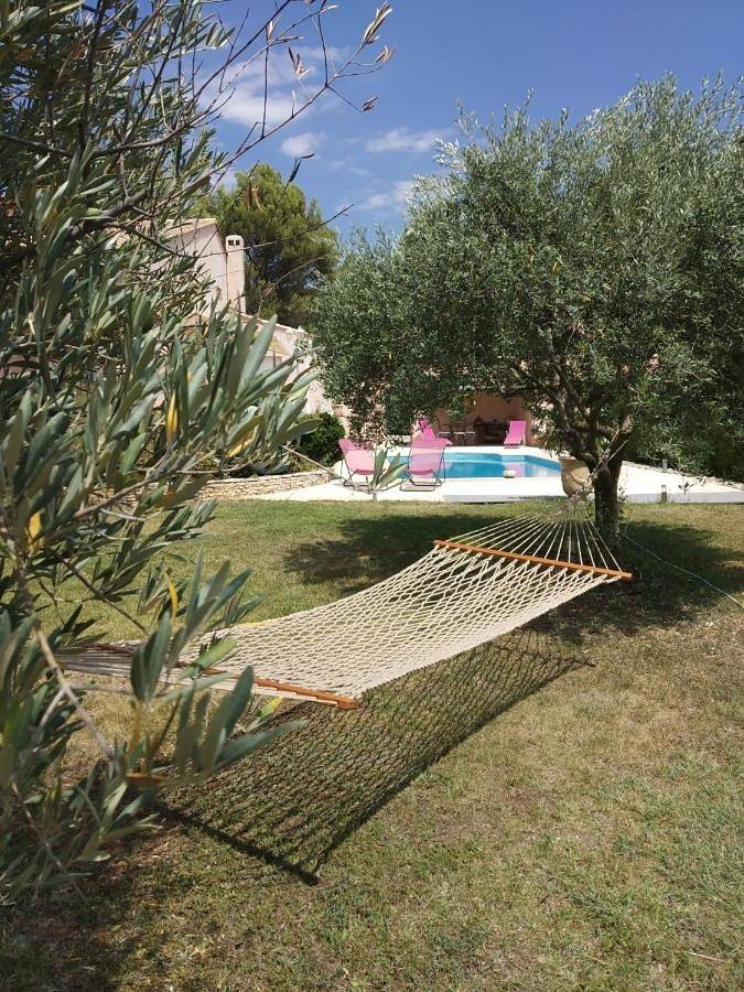 Chambre d’hôte pour 2 personnes, avec terrasse et piscine ainsi que vue et jardin
