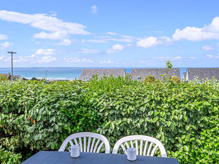Location de vacances pour 6 personnes, avec piscine ainsi que balcon et vue sur l’océan à Saint-Nic