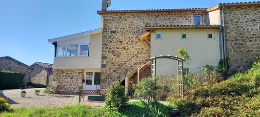 Chambre d’hôte pour 2 personnes, avec terrasse et vue à Saint-Cierge-sous-le-Cheylard