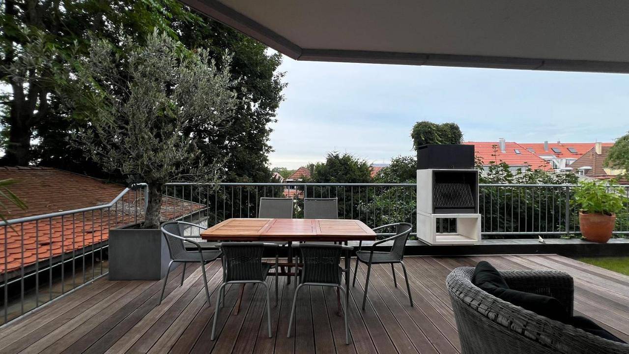 Appartement entier, Ludwigshome - Zentral, 120qm, Kostenloser Parkplatz, Terrasse, Smarttv in Ludwigsbourg, Arrondissement de Ludwigsbourg
