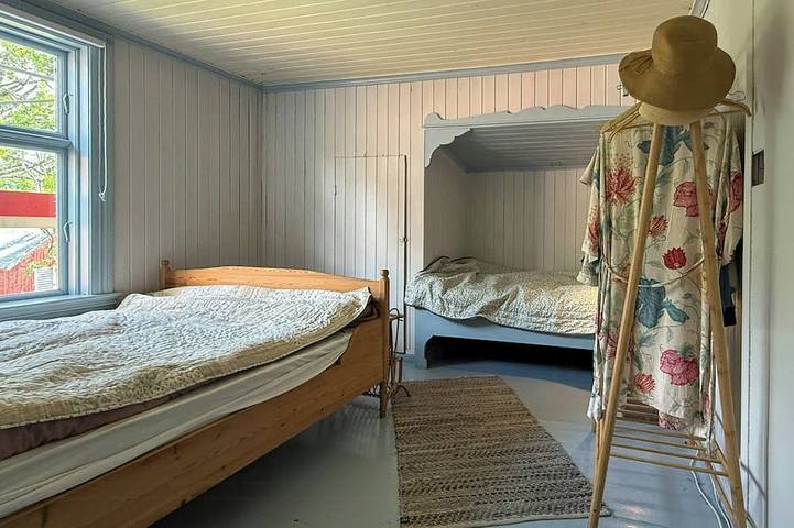 Bauernhof aus dem Jahr 1770 mit schwimmender Sauna am See in Drangedal