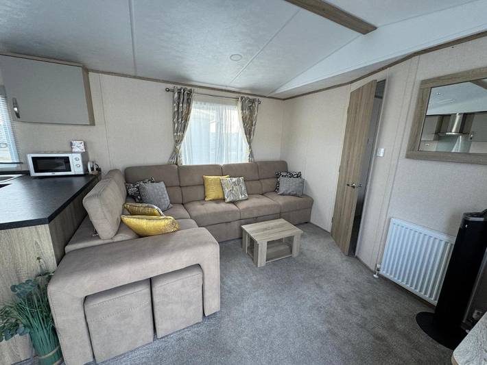 Bungalow for 6 people, with pool and view as well as terrace, with pets in Kent
