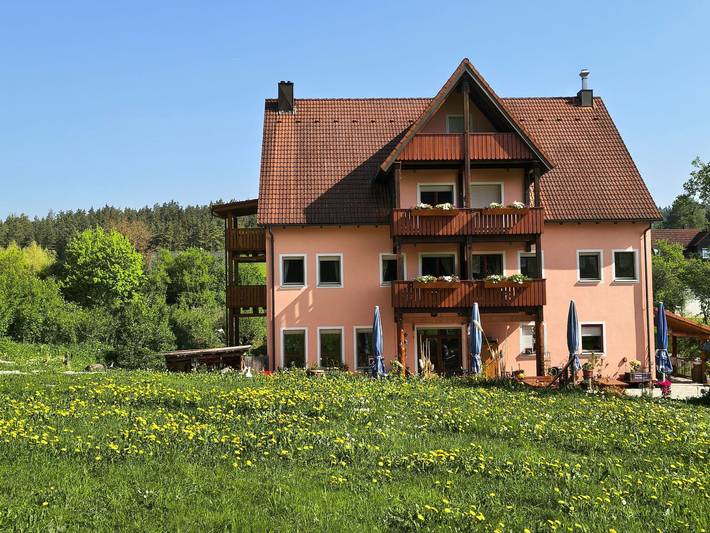 Zimmer für 2 Personen, mit Garten und Balkon sowie Ausblick, kinderfreundlich - 1
