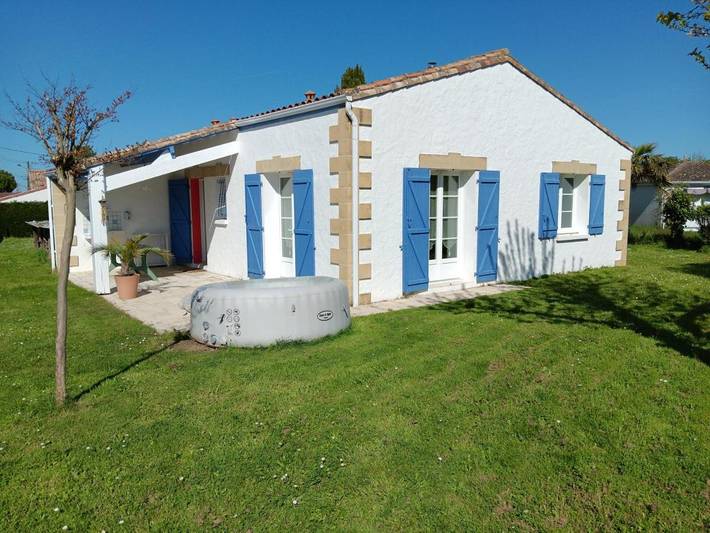 Location de vacances pour 6 personnes, avec Jacuzzi ainsi que Terrasse et Jardin dans Courlay Sur Mer - 2