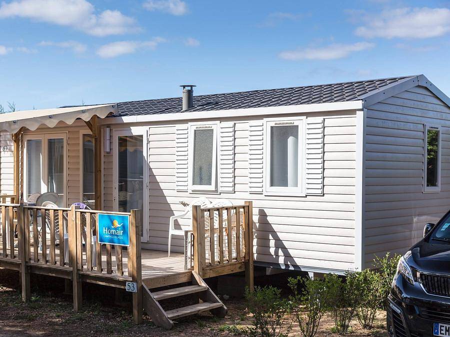 Camping Le Val de Durance - Bungalow 6 personnes - Mobil-home | Comfort | 3 Ch. | 6 Pers. | Terrasse surélevée | Clim. in Cadenet, Parc naturel régional du Luberon