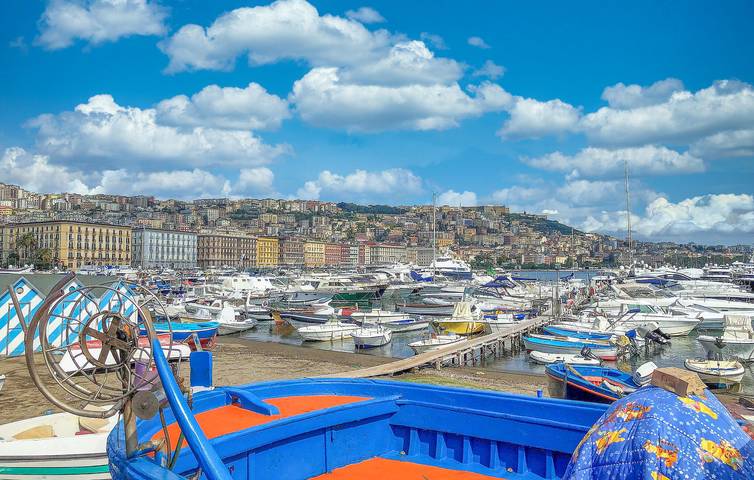 Ganze Ferienwohnung, Casa Napoli: Gemütliches Apartment 1km vom Flughafen NAP in Neapel, Neapel Provinz