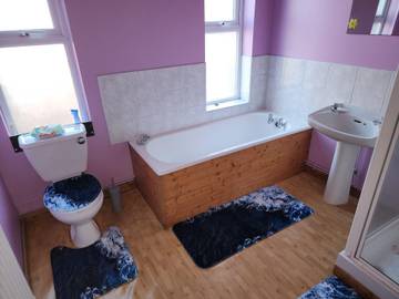 Holiday Rental for 6 People in Stoke-on-Trent, West Midlands, Photo 3