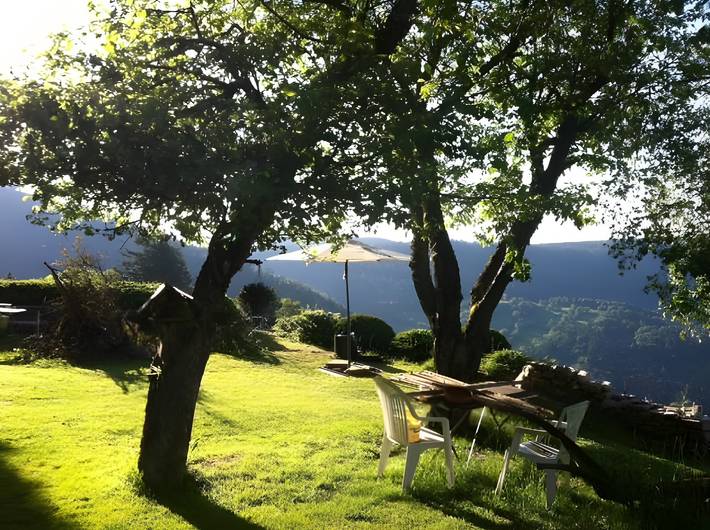 Casa de vacaciones 'La Roulotte Sur Les Nuages' con vistas, terraza y jardín compartidos in Fréland, Parque natural regional de los Ballons des Vosges