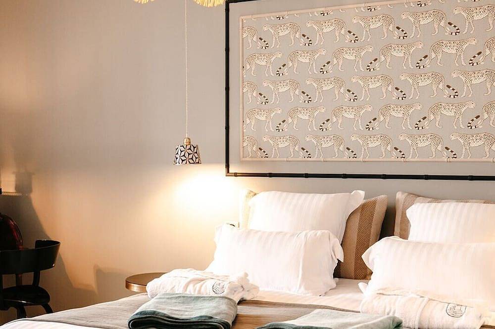 Gite pieds dans l'eau-Casa-Lujoso-Vista al Mar-Baño en la habitacion in Pleudihen-sur-Rance, Región de Dinan