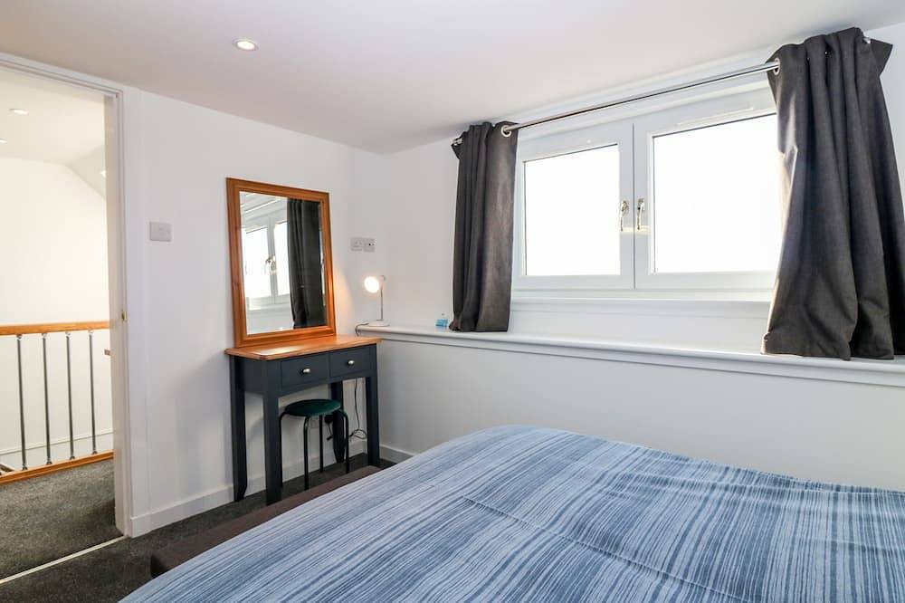 Dolphin Cottage, pet friendly, character holiday cottage in Banff in Banff, Aberdeenshire