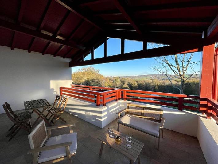 Appartement de vacances pour 4 personnes, avec vue ainsi que jardin et terrasse