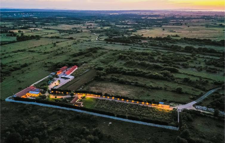 Ferienhaus für 12 Personen, mit Terrasse, mit Haustier in Vrsi - 2