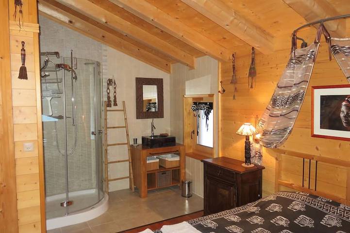 Grand Chalet ensoleillé,  au calme , en pleine nature, aux Diablerets en Suisse. in Les Diablerets, Ormont-Dessus (Les Diablerets)