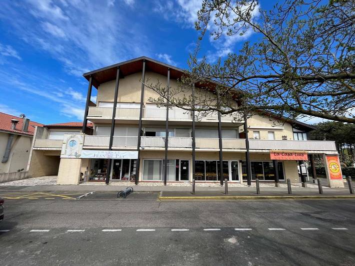 Gîte pour 4 personnes, avec terrasse dans Office De Tourisme De Biscarrosse