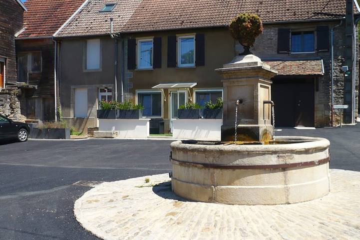 Location de vacances pour 6 personnes, avec terrasse à Vieilmoulin