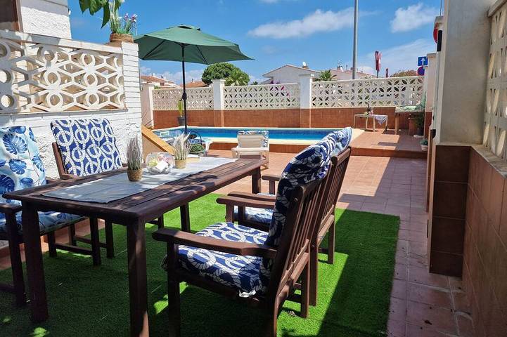 Chalet für 4 Personen, mit Terrasse und Garten in Riumar