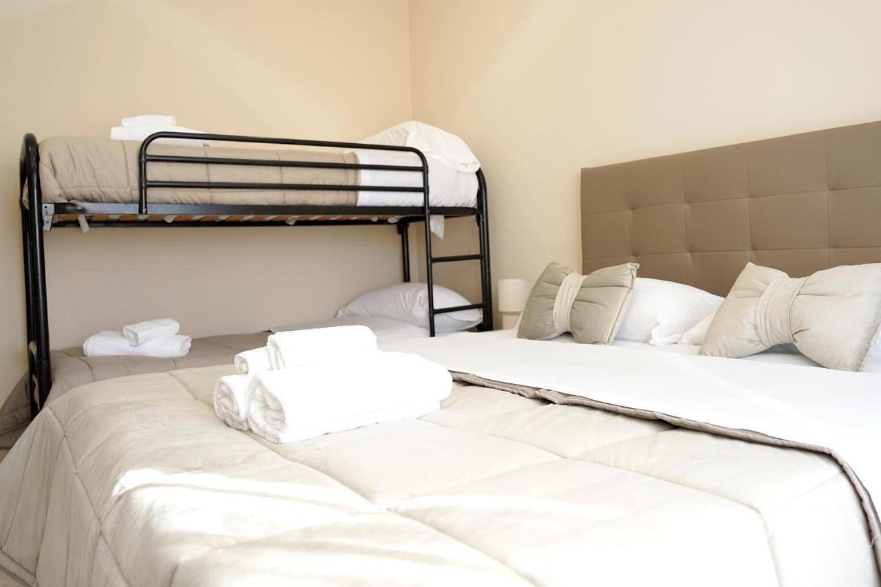 Double Room with Private Bathroom in Scafati, Parc national du Vésuve