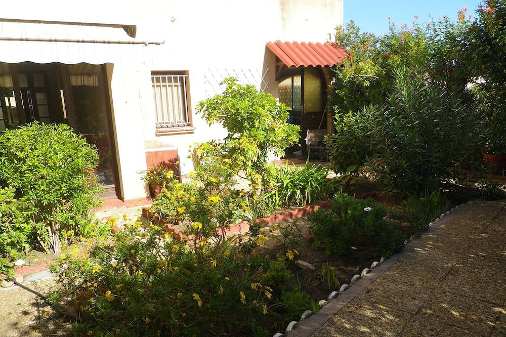 Ganze Wohnung, Appart F3, 75m2 Anlage im Erdgeschoss mit eigenem Zugang, zugewiesenen Parkplatz in Monticello, Calvi und Umgebung