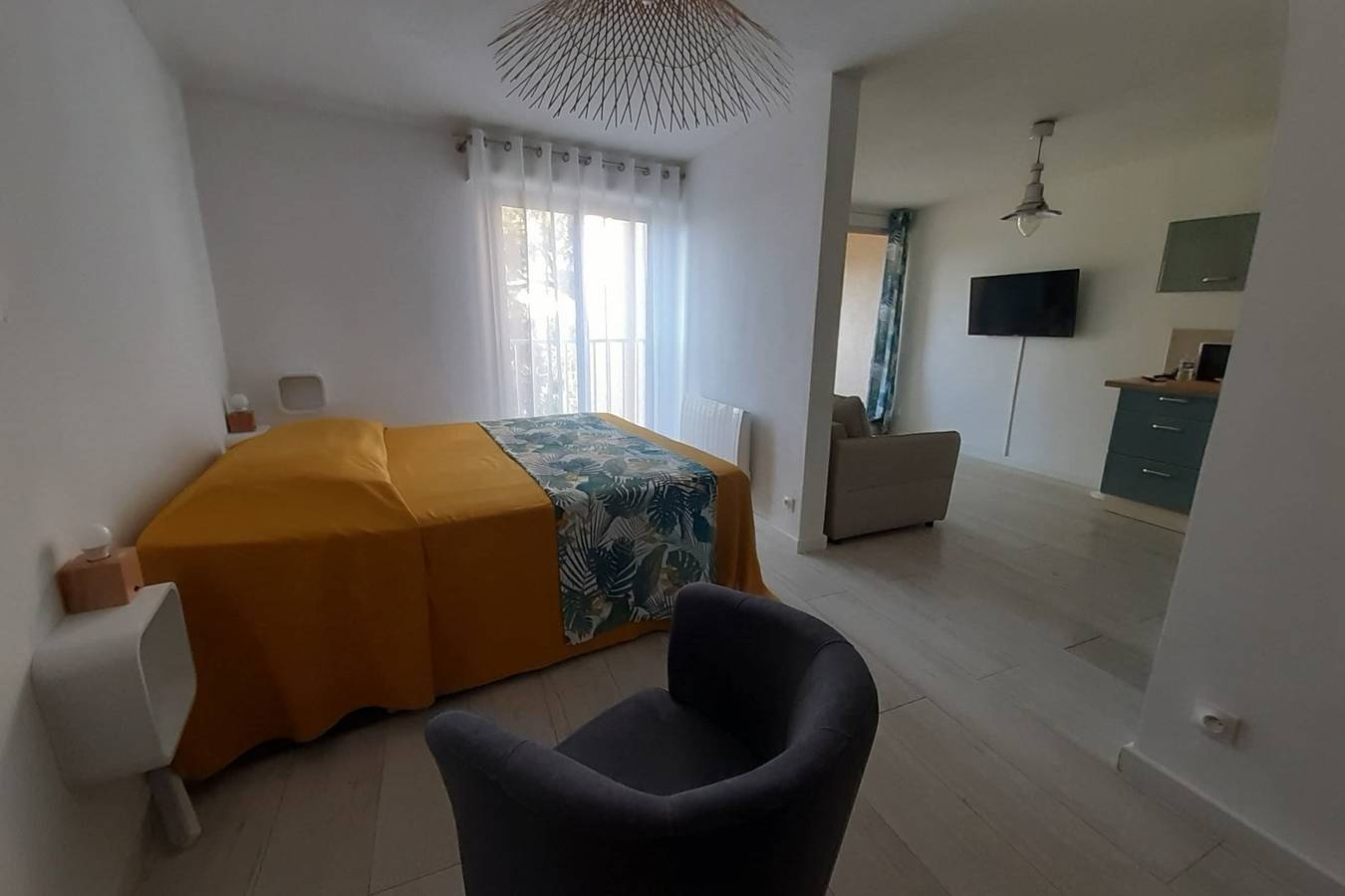 Estudio entero, Estudio para 2 personas con balcón in La Seyne-sur-Mer, Region de Toulon