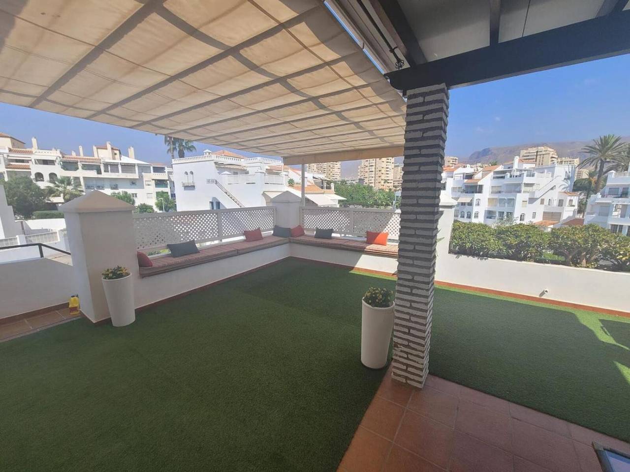 Apartamento entero, Exclusivo ático dúplex de diseño en la mejor zona de Almería in Roquetas de Mar, Costa de Almería