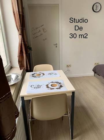 Gîte pour 2 personnes, avec jardin dans Jumet