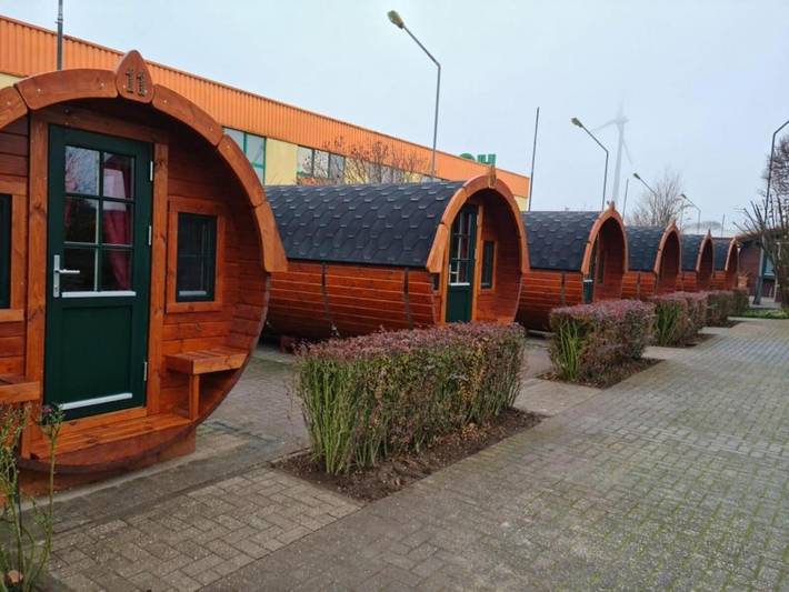 Camping für 4 Personen, mit Whirlpool und Terrasse sowie Garten und Sauna